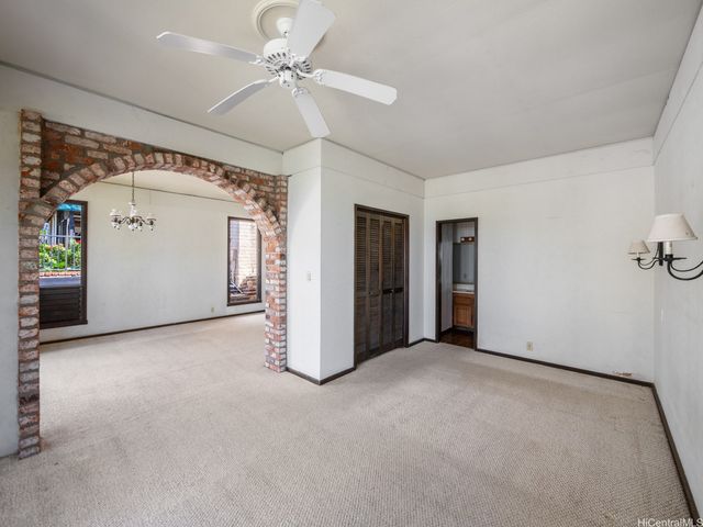 12 Lumahai Street, Honolulu, HI 96825