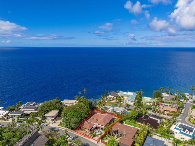 12 Lumahai Street, Honolulu, HI 96825