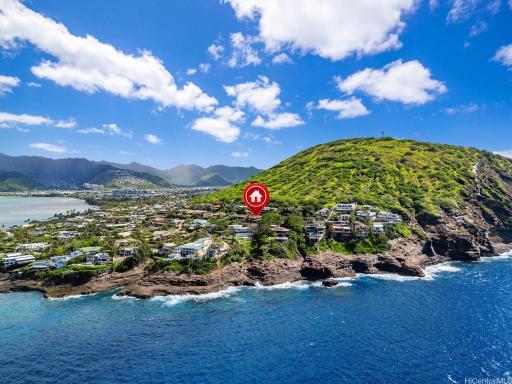 12 Lumahai Street, Honolulu, HI 96825