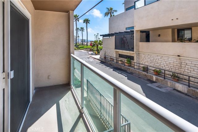 15 15th Street 8, Hermosa Beach, CA 90254