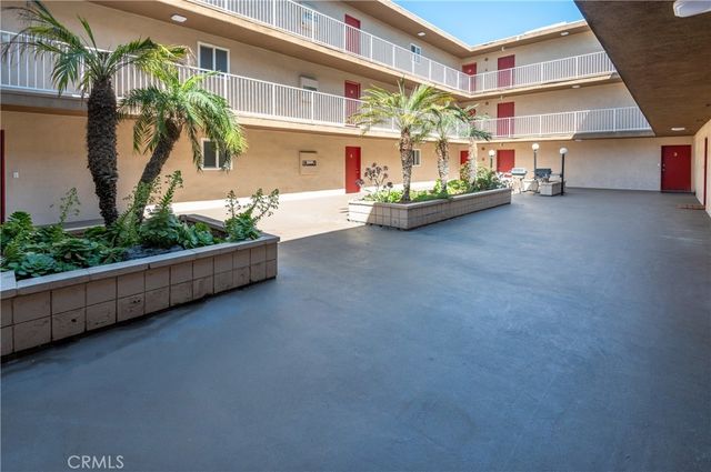 15 15th Street 8, Hermosa Beach, CA 90254
