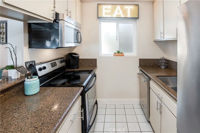 15 15th Street 8, Hermosa Beach, CA 90254