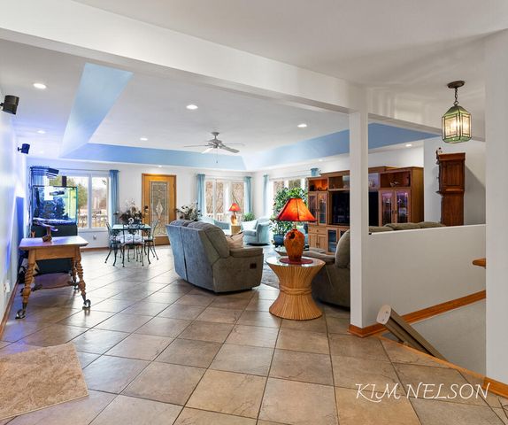 8937 S Indian Hills Road, Montague, MI 49437