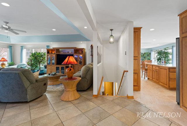 8937 S Indian Hills Road, Montague, MI 49437