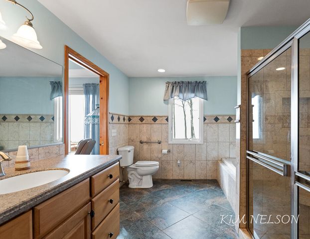 8937 S Indian Hills Road, Montague, MI 49437