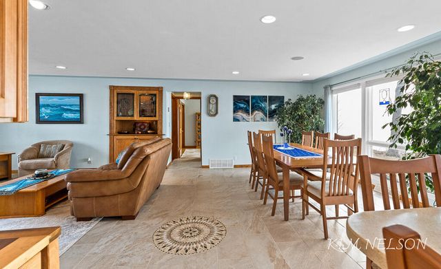 8937 S Indian Hills Road, Montague, MI 49437
