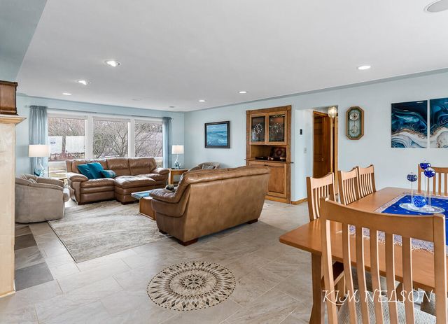 8937 S Indian Hills Road, Montague, MI 49437
