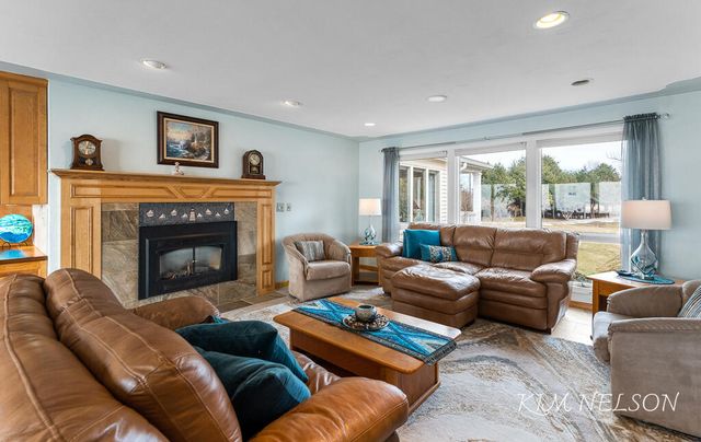 8937 S Indian Hills Road, Montague, MI 49437