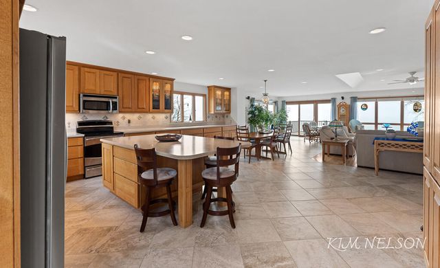 8937 S Indian Hills Road, Montague, MI 49437