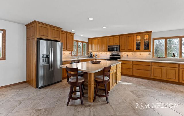 8937 S Indian Hills Road, Montague, MI 49437