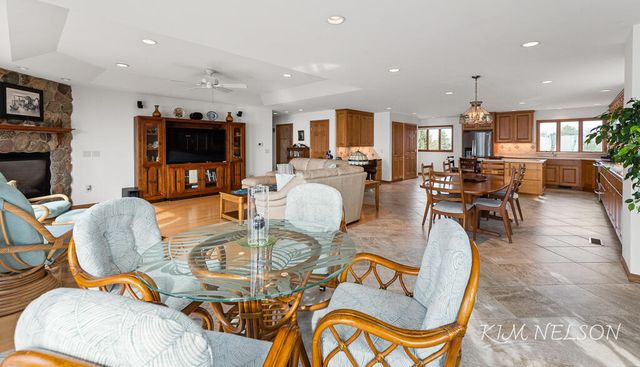 8937 S Indian Hills Road, Montague, MI 49437