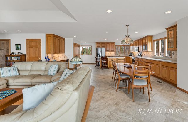 8937 S Indian Hills Road, Montague, MI 49437