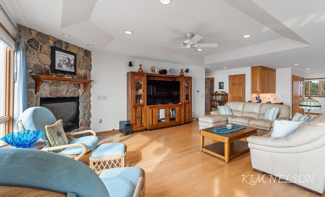 8937 S Indian Hills Road, Montague, MI 49437