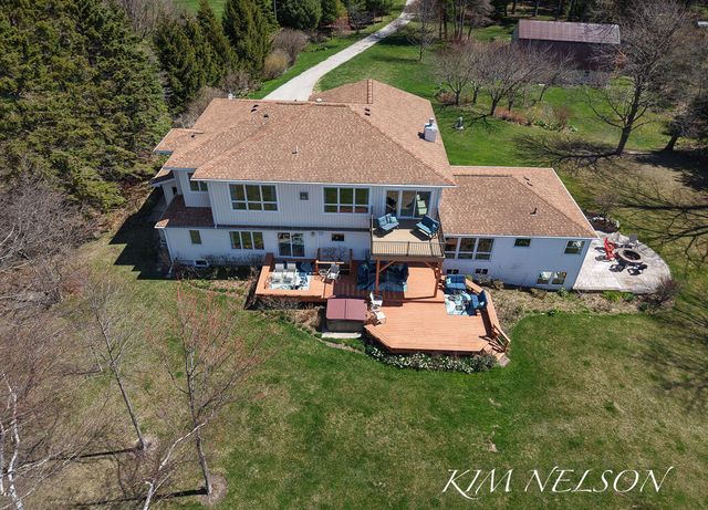 8937 S Indian Hills Road, Montague, MI 49437
