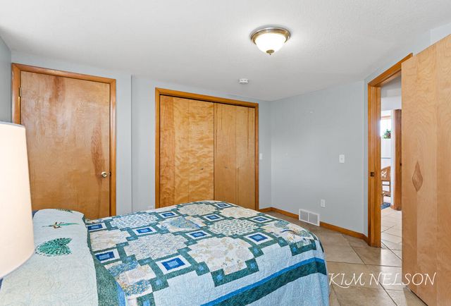 8937 S Indian Hills Road, Montague, MI 49437
