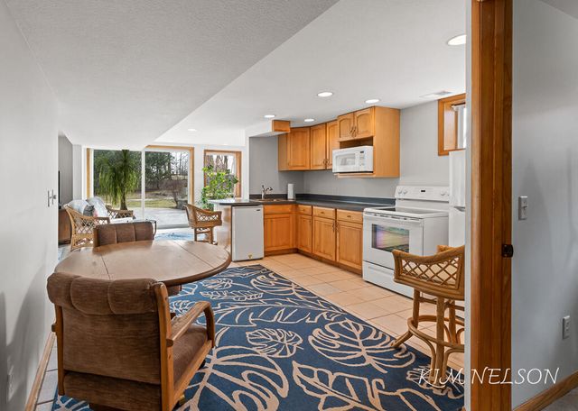 8937 S Indian Hills Road, Montague, MI 49437