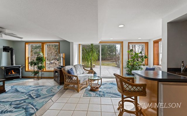 8937 S Indian Hills Road, Montague, MI 49437