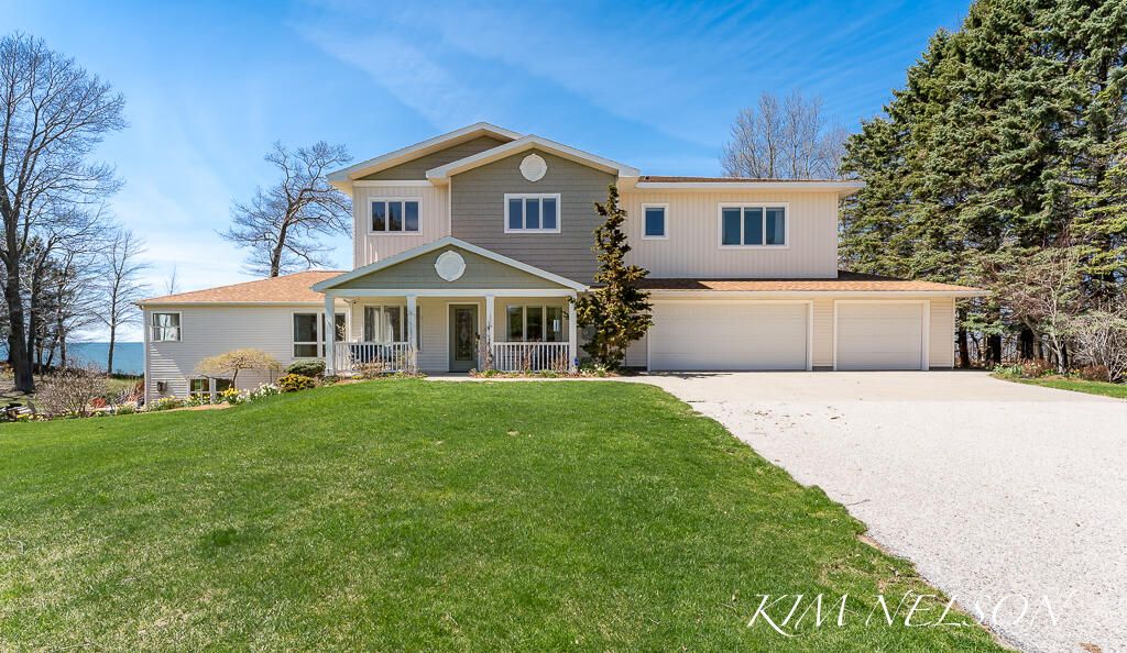8937 S Indian Hills Road, Montague, MI 49437