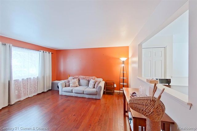 34455 Rhonswood Street, Farmington Hills, MI 48335