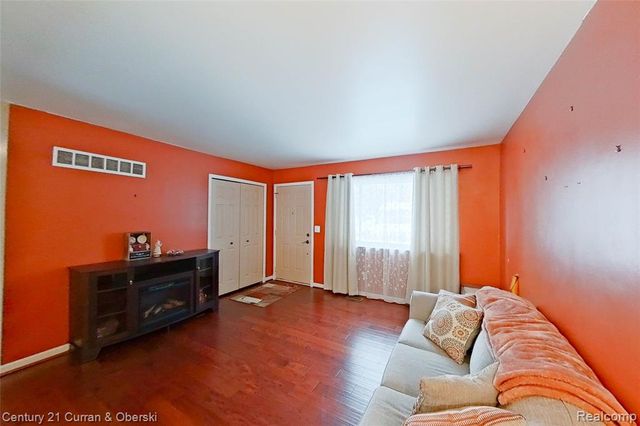 34455 Rhonswood Street, Farmington Hills, MI 48335