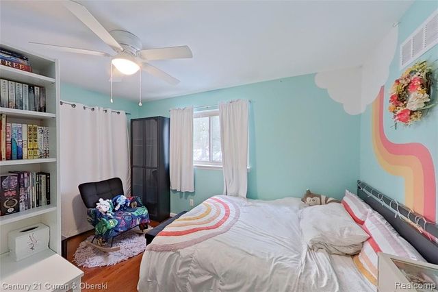 34455 Rhonswood Street, Farmington Hills, MI 48335