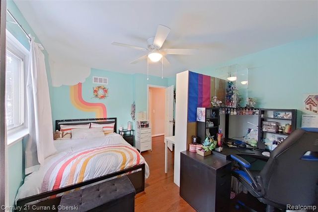 34455 Rhonswood Street, Farmington Hills, MI 48335