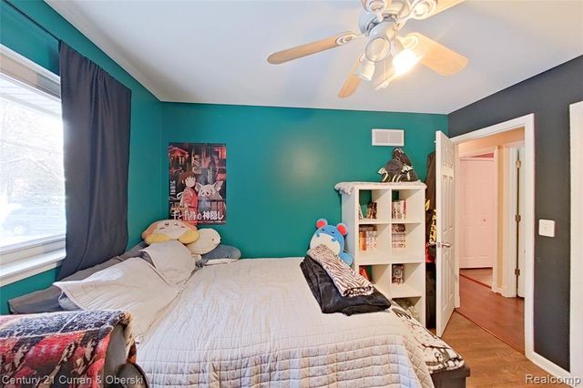 34455 Rhonswood Street, Farmington Hills, MI 48335