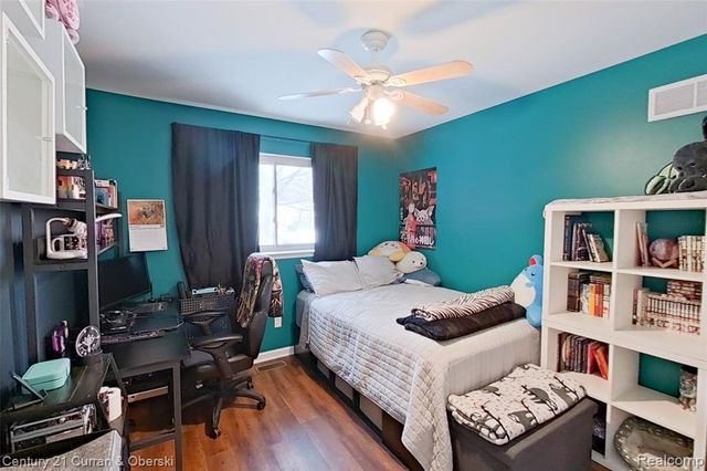 34455 Rhonswood Street, Farmington Hills, MI 48335