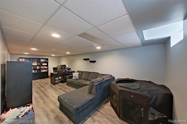 34455 Rhonswood Street, Farmington Hills, MI 48335