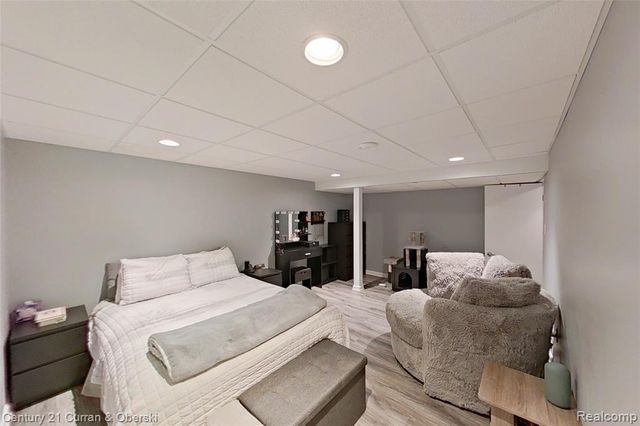 34455 Rhonswood Street, Farmington Hills, MI 48335