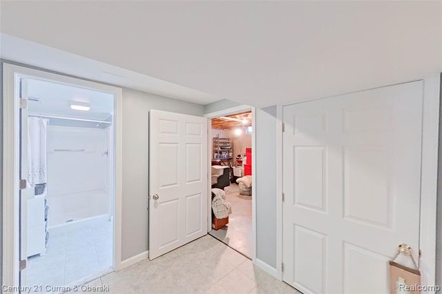 34455 Rhonswood Street, Farmington Hills, MI 48335