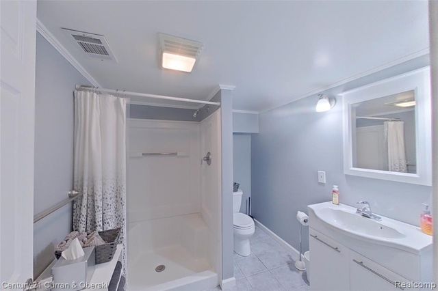 34455 Rhonswood Street, Farmington Hills, MI 48335