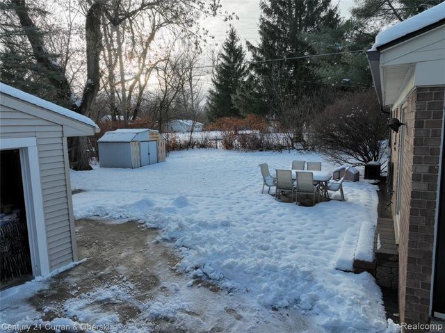 34455 Rhonswood Street, Farmington Hills, MI 48335