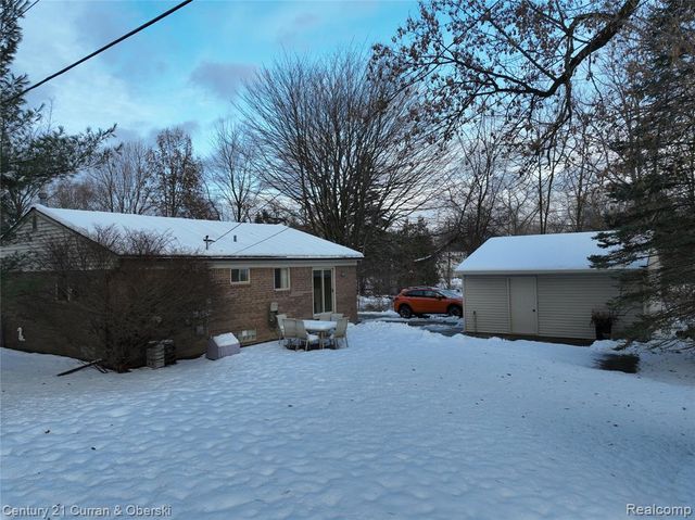 34455 Rhonswood Street, Farmington Hills, MI 48335