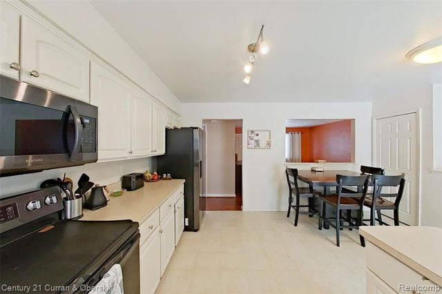 34455 Rhonswood Street, Farmington Hills, MI 48335