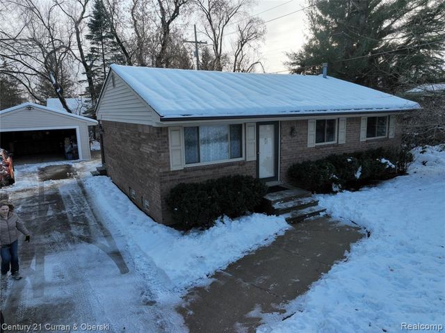 34455 Rhonswood Street, Farmington Hills, MI 48335