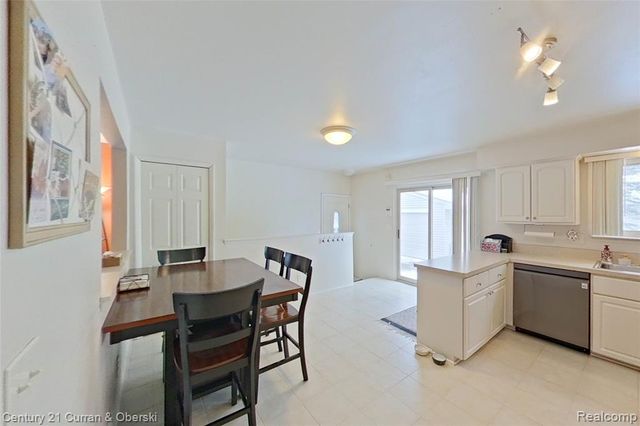 34455 Rhonswood Street, Farmington Hills, MI 48335