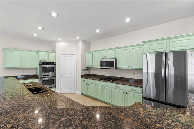 506 Sunset Villa Drive, Las Vegas, NV 89110