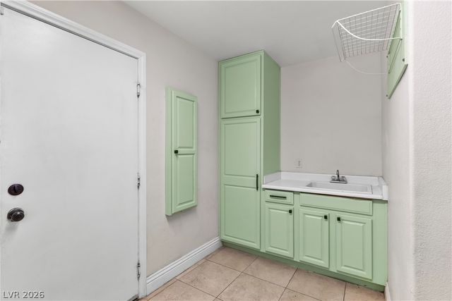 506 Sunset Villa Drive, Las Vegas, NV 89110