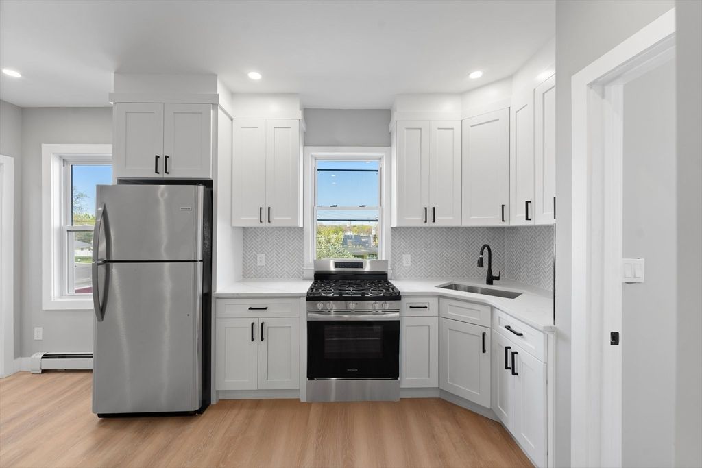 735 Broadway, Pawtucket, RI 02861