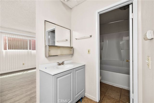 10030 Alondra 10, Bellflower, CA 90706