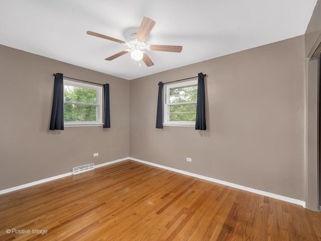 5798 Pershing Avenue, Downers Grove, IL 60516