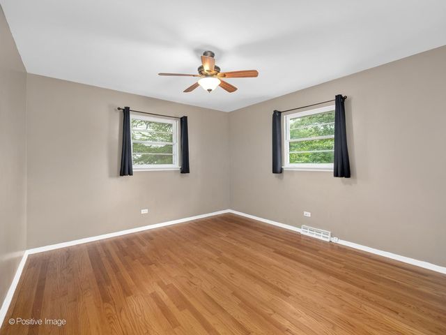 5798 Pershing Avenue, Downers Grove, IL 60516