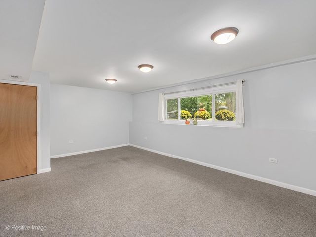5798 Pershing Avenue, Downers Grove, IL 60516