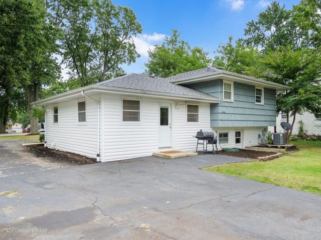 5798 Pershing Avenue, Downers Grove, IL 60516