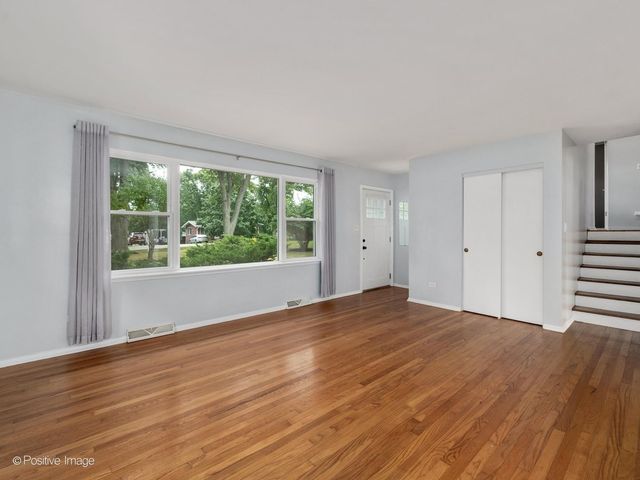 5798 Pershing Avenue, Downers Grove, IL 60516