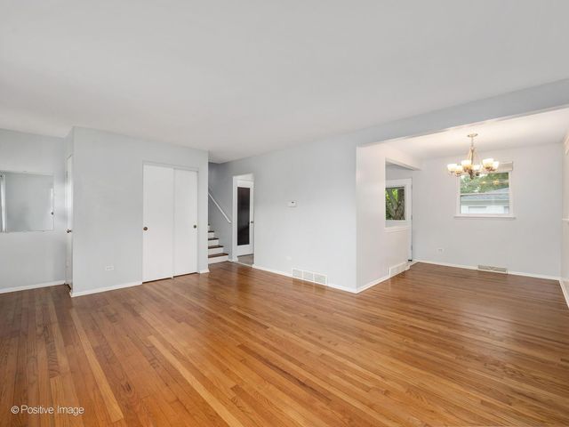 5798 Pershing Avenue, Downers Grove, IL 60516