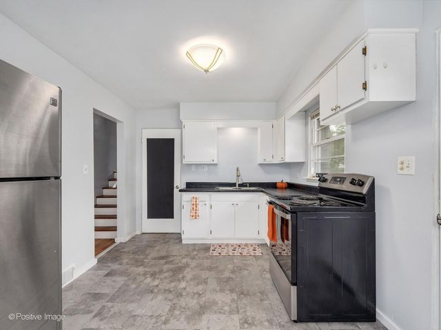 5798 Pershing Avenue, Downers Grove, IL 60516