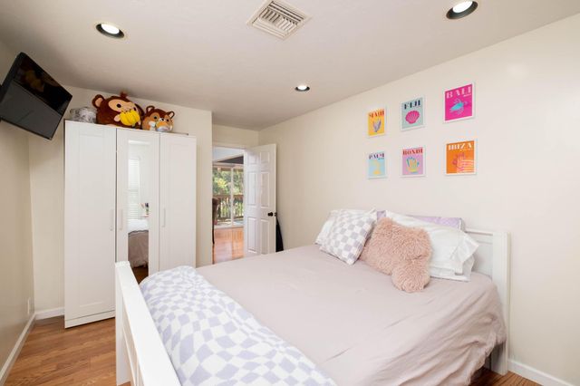 112 Peace Avenue, Tavernier, FL 33070