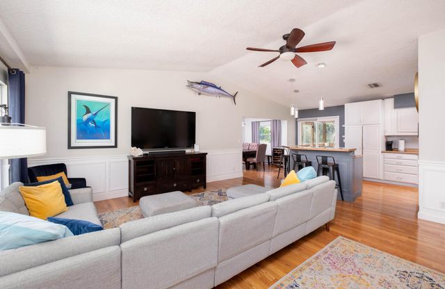 112 Peace Avenue, Tavernier, FL 33070